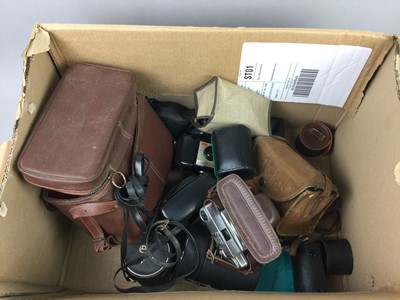 Lot 107 - A COLLECTION OF VINTAGE CAMERAS AND EQUIPMENT