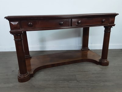 Lot 249 - A VICT0RIAN MAHOGANY TABLE