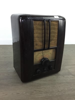 Lot 261 - A LARGE EKCO A.W.70 BAKELITE RADIO