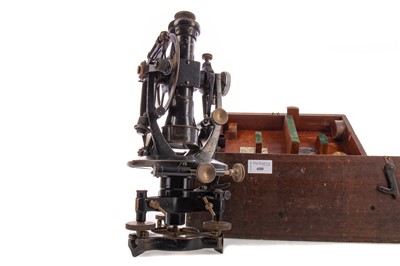 Lot 600 - AN EARLY-MID 20TH CENTURY THEODOLITE