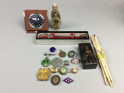 Lot 76 - A GROUP OF COLLECTORS ITEMS