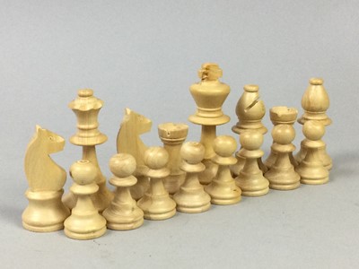 Lot 159 - A SET OF STAUNTON BOXWOOD CHESS PIECES