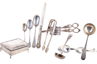 Lot 42 - A GROUP OF SILVER FLATWARE AND FURTHER ITEMS