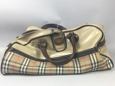 Lot 272 - A BURBERRY GOLF HOLDALL