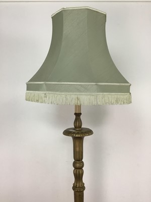 Lot 308 - A REPRODUCTION GILTWOOD STANDARD LAMP