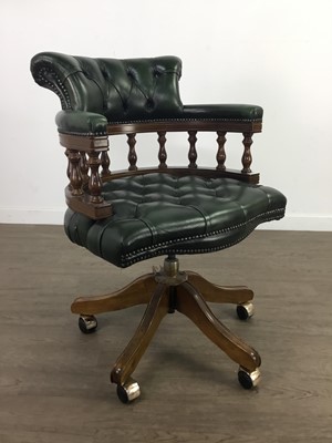 Lot 317 - A REPRODUCTION MAHOGANY CAPTAINS CHAIR