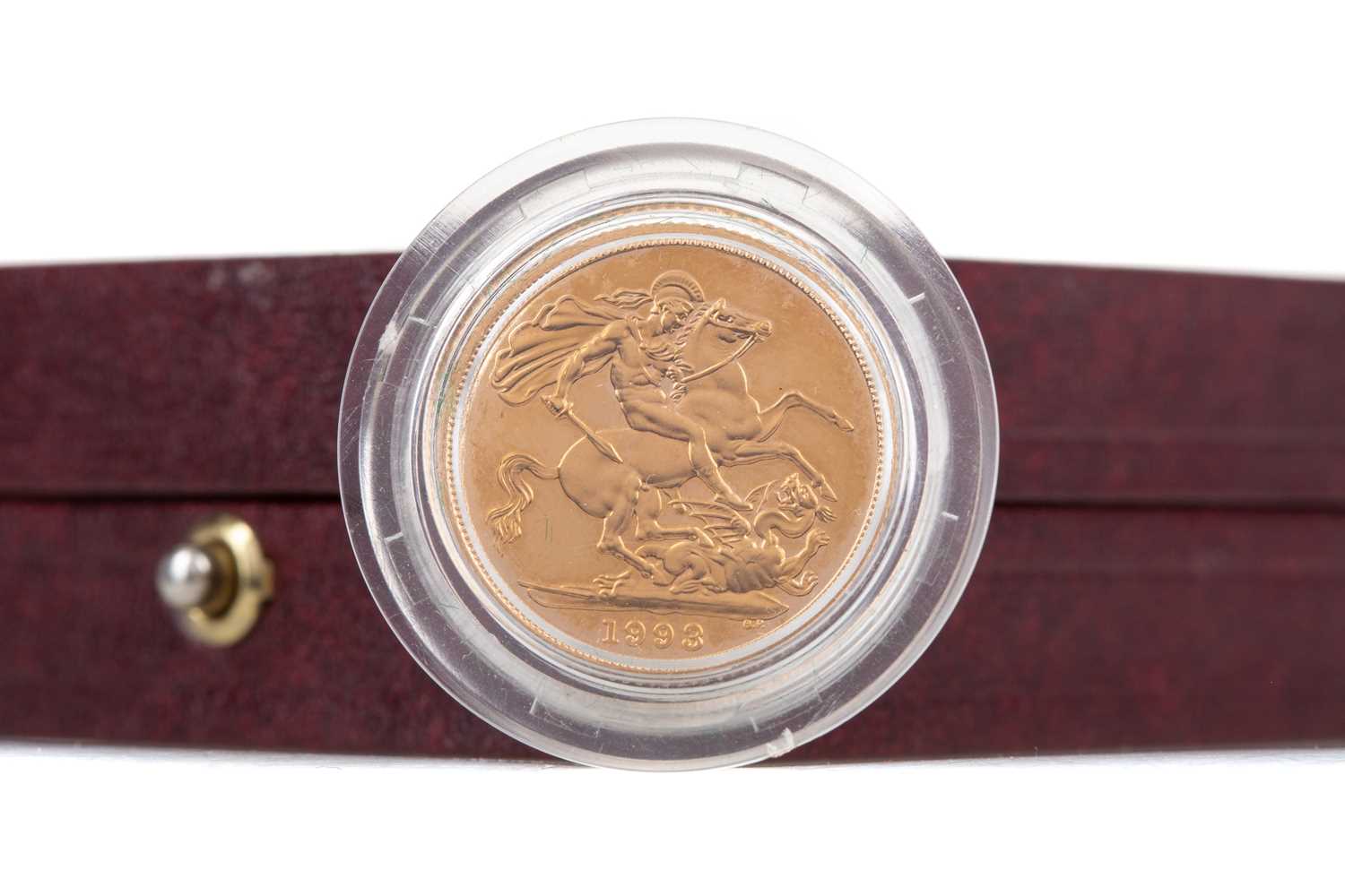 Lot 61 - AN ELIZABETH II GOLD PROOF SOVEREIGN DATED 1993