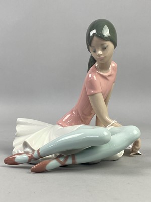 Lot 405 - A LLADRO FIGURE OF A BALLERINA AND SEVEN OTHER FIGURES