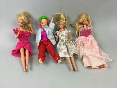 Lot 478 - A COLLECTION OF BARBIE DOLLS AND ACCESSORIES