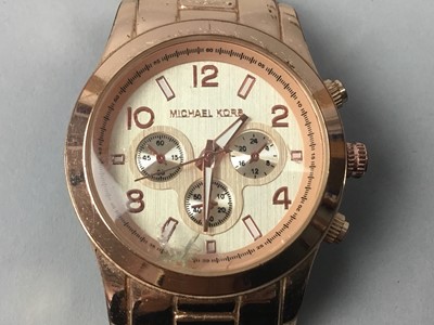 Lot 508 - A LOT OF WATCHES INCLUDING A MICHAEL KORS