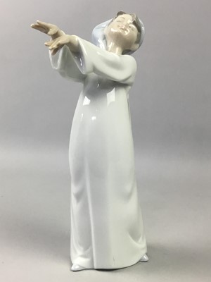 Lot 493 - A LLADRO FIGURE OF 'LITTLE SLEEPWALKER' AND ANOTHER