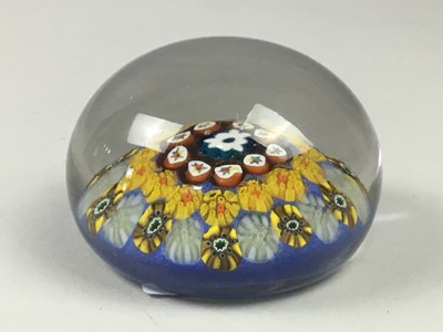 Lot 494 - A SCOTTISH MILLEFIORI PAPERWEIGHT