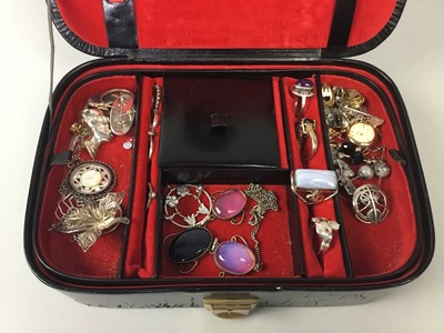 Lot 100 - A COLLECTION OF SILVER AND OTHER JEWELLERY