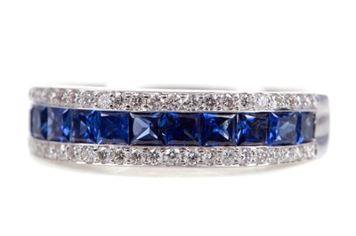 Lot 452 - A SAPPHIRE AND DIAMOND RING