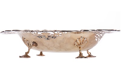 Lot 44 - AN EDWARDIAN SILVER COMPORT