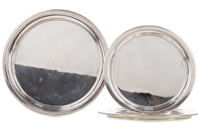 Lot 93 - A SET OF THREE SILVER SERVING PLATES