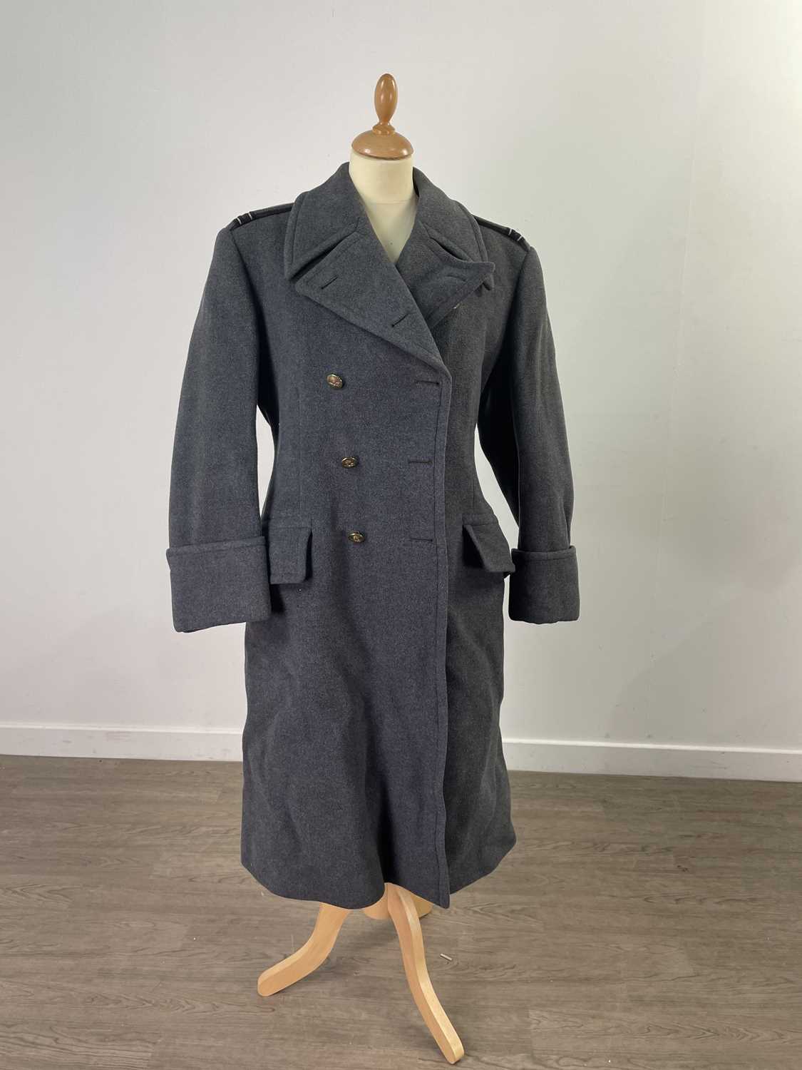 Lot 29 - POST-WAR RAF PARACHUTE REGIMENT DRESS UNIFORMS