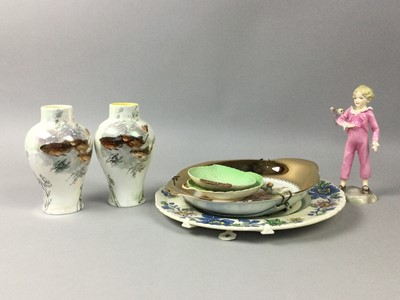 Lot 206 - A CROWN DEVON JUG AND OTHER CERAMICS