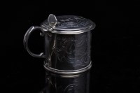 Lot 517 - VICTORIAN SILVER DRUM MUSTARD POT the hinged...