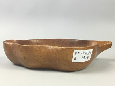 Lot 85 - A GROUP OF TREEN ITEMS