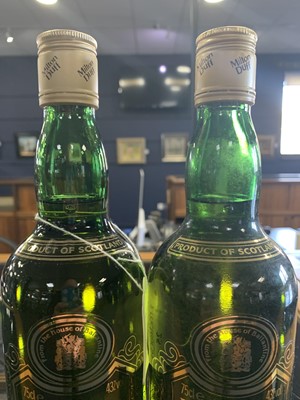 Lot 25 - TWO BOTTLES OF MILTONDUFF-GLENLIVET 12 YEAR OLD 75CL AND CHIVAS REGAL 12 YEAR OLD 26 2/3 FL OZ