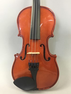 Lot 52 - A STENTOR VIOLIN