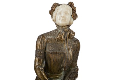 Lot 786 - A LATE 19TH/EARLY 20TH CENTURY CHRYSELEPHANTINE FIGURE OF A LADY BY MARCELLE MIRE