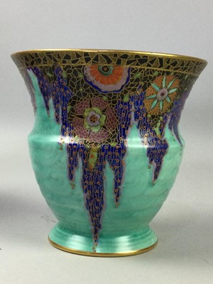 Lot 263 - A CROWN DEVON VASE, SWEDISH RONNEBY GLASS BIRD AND AN ART GLASS VASE