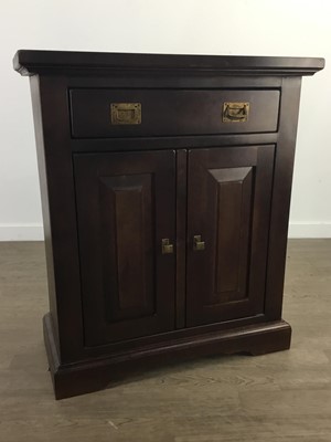 Lot 231 - A MODERN MAHOGANY SIDEBOARD