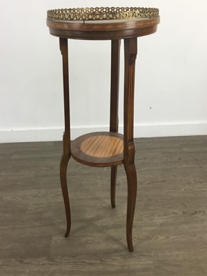 Lot 216 - A MAHOGANY CIRCULAR PLANT TABLE