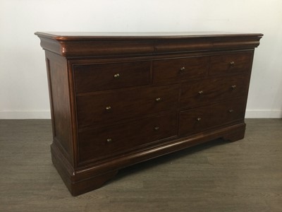 Lot 330 - A WALLIS AND GAMBIER MAHOGANY BANK OF DRAWERS