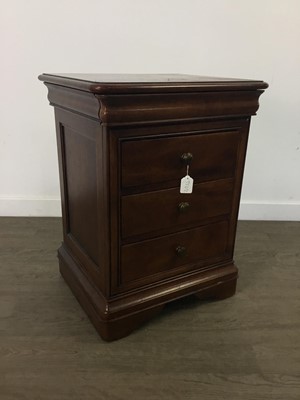 Lot 332 - A PAIR OF WALLIS AND GAMBIER THREE DRAWER BEDSIDE CABINETS