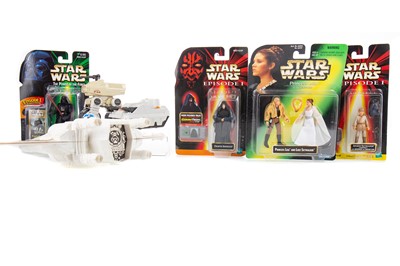 Lot 915 - A COLLECTION OF VINTAGE STAR WARS FIGURES, VEHICLES AND FURTHER STAR WARS