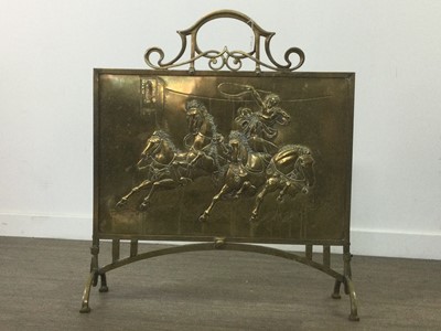 Lot 449 - A BRASS FIRE SCREEN