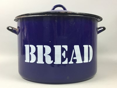 Lot 450 - A VINTAGE ENAMEL BREAD BIN AND OTHER KITCHENALIA