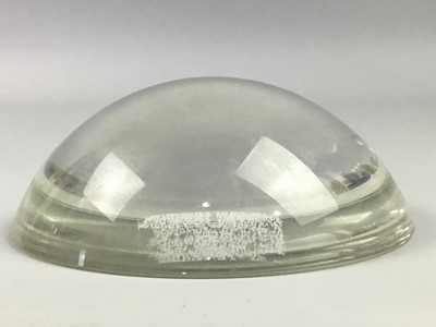 Lot 477 - A LARGE GLASS MAGNIFYING LENS