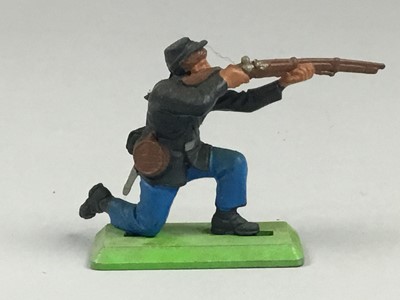 Lot 588 - A LOT OF AMERICAN CIVIL WAR AND WILD WEST THEMED FIGURES