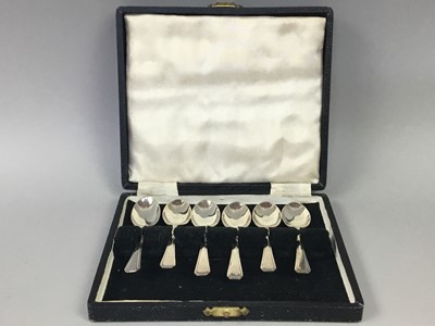 Lot 570 - A SET OF SIX SILVER TEASPOONS AND A SILVER MATCHBOX HOLDER