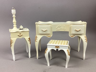 Lot 15 - A LOT OF ORIGINAL SINDY DOLL ACCESSORIES