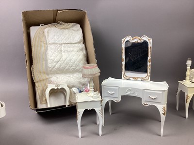 Lot 15 - A LOT OF ORIGINAL SINDY DOLL ACCESSORIES