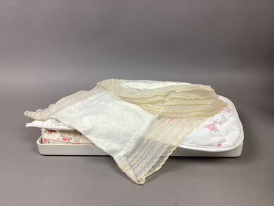 Lot 15 - A LOT OF ORIGINAL SINDY DOLL ACCESSORIES