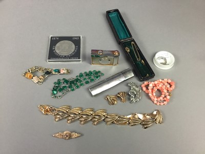 Lot 5 - A LOT OF COSTUME JEWELLERY, WATCHES AND ACCESSORIES
