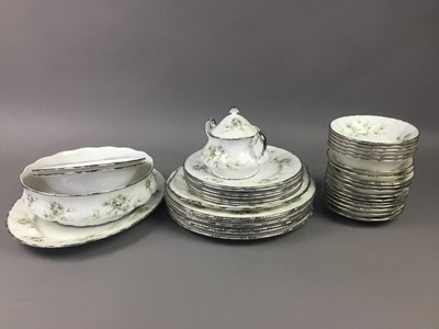 Lot 36 - A PARAGON 'FIRST LOVE' DINNER AND TEA SERVICE