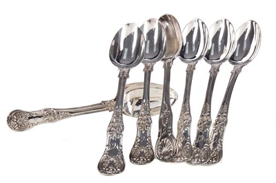 Lot 132 - A SET OF ELEVEN VICTORIAN QUEEN'S PATTERN SILVER TABLE SPOONS AND A MATCHED SPOON