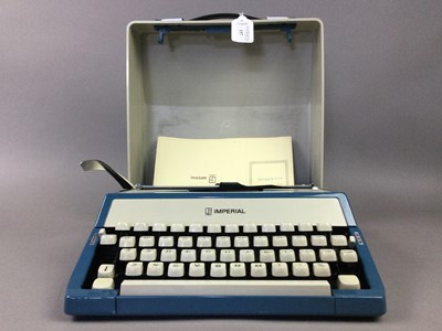 Lot 157 - AN IMPERIAL PORTABLE TYPEWRITER
