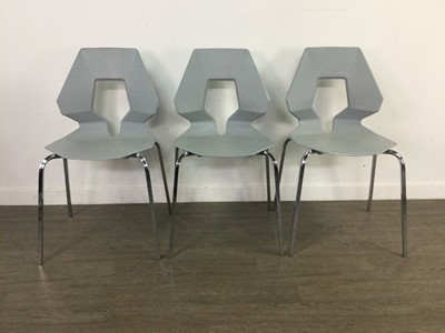 Lot 365 - A SET OF FIVE ITALIAN 'PRODIGE' BRUTALIST DINING CHAIRS BY GABER