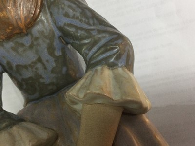 Lot 98 - A LLADRO FIGURE OF A GIRL AND HER DOG