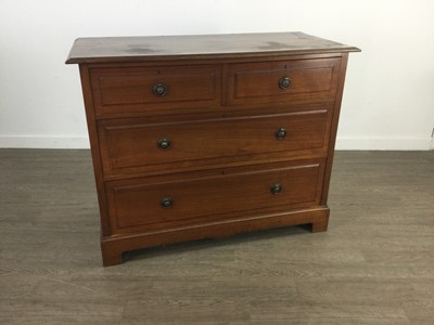 Lot 405 - A MAHOGANY CHEST OF DRAWERS
