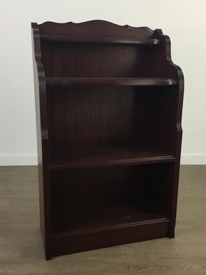 Lot 254 - A MODERN MAHOGANY EFFECT OPEN BOOKCASE