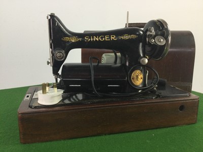 Lot 253 - A VINTAGE SEWING MACHINE AND A FOLDING CARD TABLE